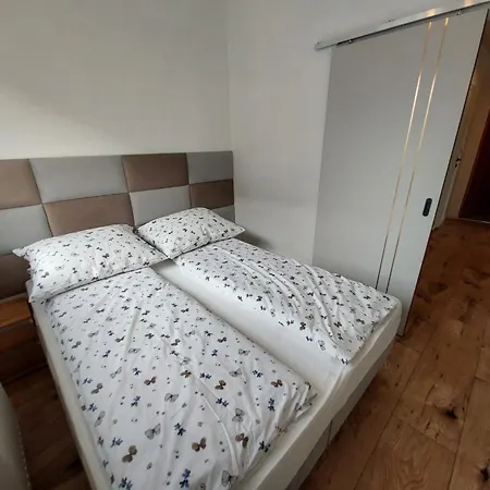 Posnania Parking Samodzielne Zameldowanie 24h *